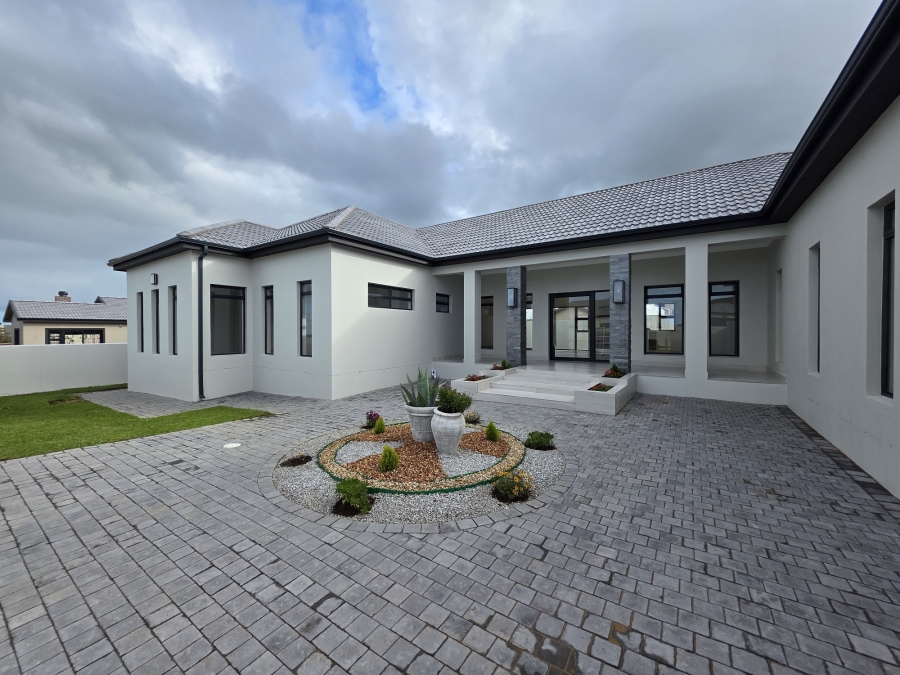 4 Bedroom Property for Sale in Fountains Estate Eastern Cape